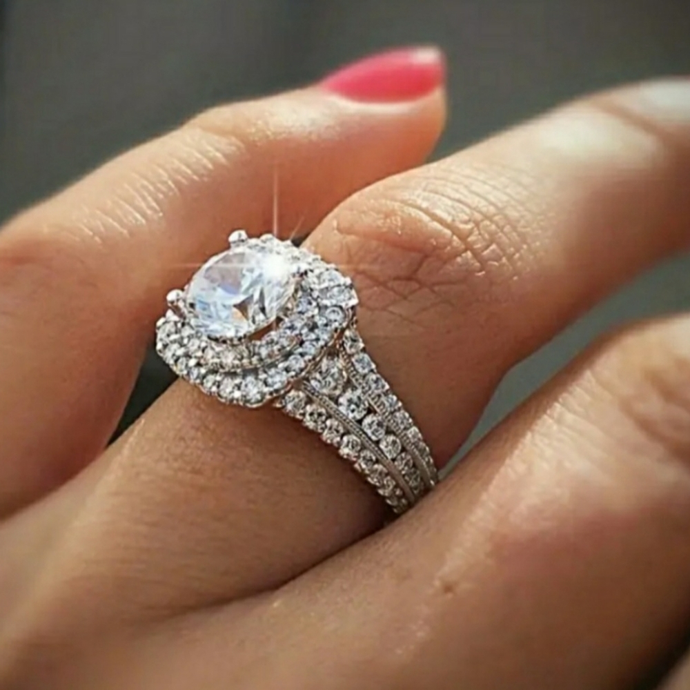 NEW 18K Silver Plated Diamond Halo Engagement Wedding Anniversary Ring